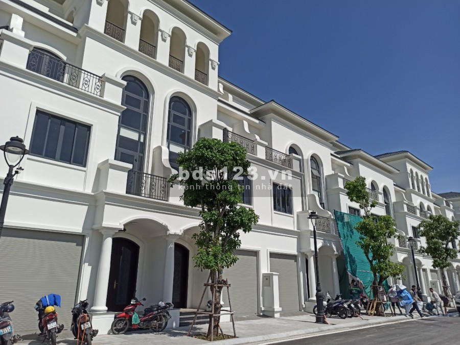 Chính chủ cần bán căn liền kề 90m2 Khu đô thị Vinhomes Marina. Giá chỉ 8,3 tỷ. Liên hệ 0793330111