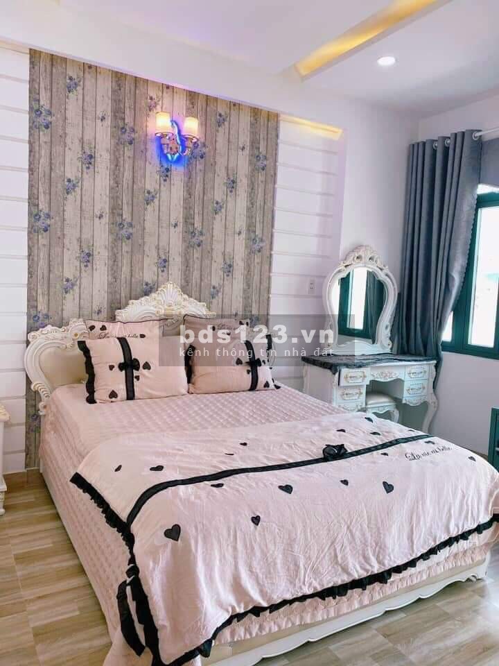 Bán nhà 5 tầng bê tông cốt thép nhà mới Lê Đức Thọ, Porsche đỗ cửa, tặng hết nội thất