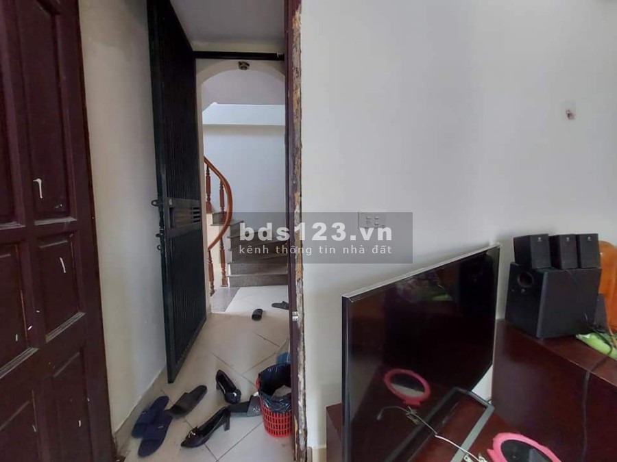 Bán nhà lô góc Cầu Giấy siêu VIP giá bán 4.2 tỷ, thương lượng chính chủ, lh 0969452378