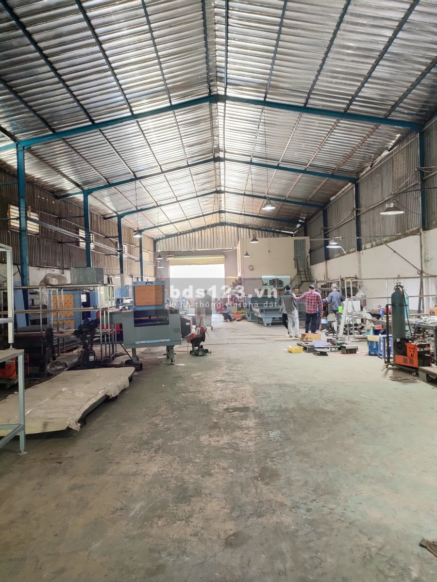 Cần cho thuê 2 nhà xưởng DT 430 và 1200m2 tại Thuận An Bình Dương
