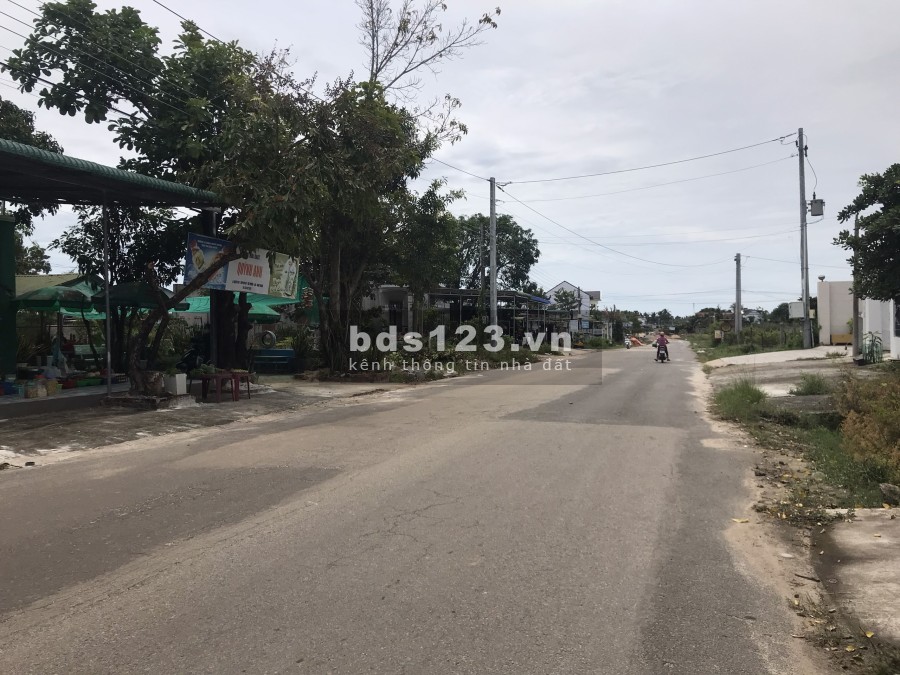 Bấn đất 2 mặt tiền Nguyễn Du, Cam Bình, Tân Phước, LaGi sổ hồng riêng, giá đầu tư sinh lời