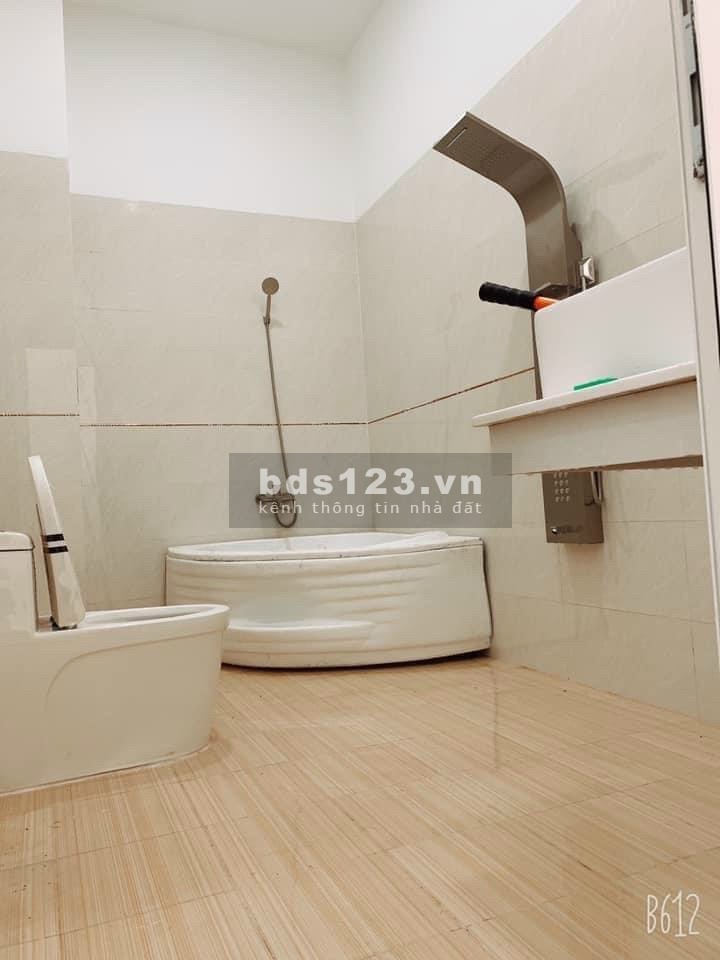 Nhà 1 trệt 2 lầu tuyệt đẹp với mức giá vô cùng hấp dẫn sở hữu ngay căn nhà tuyệt đẹp