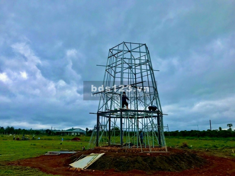 Bán đất mặt tiền đường 24m, giá chỉ từ 5tr5/m2, sổ đỏ sẵn công chứng ngay