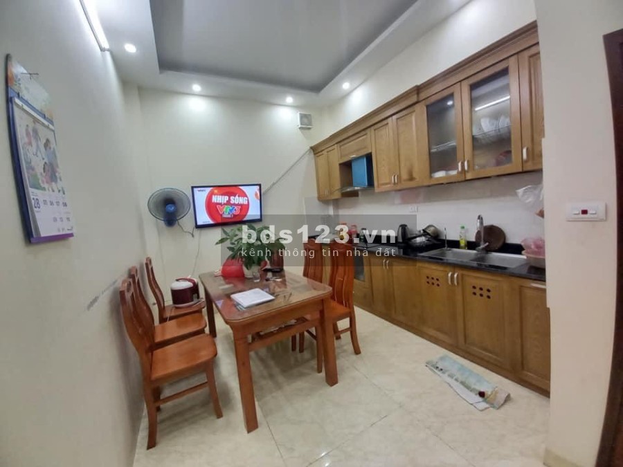 Bán nhà nguyên căn 6 tầng đúc Vũ Tông Phan, Quận Thanh Xuân, khu dân trí cao, an ninh