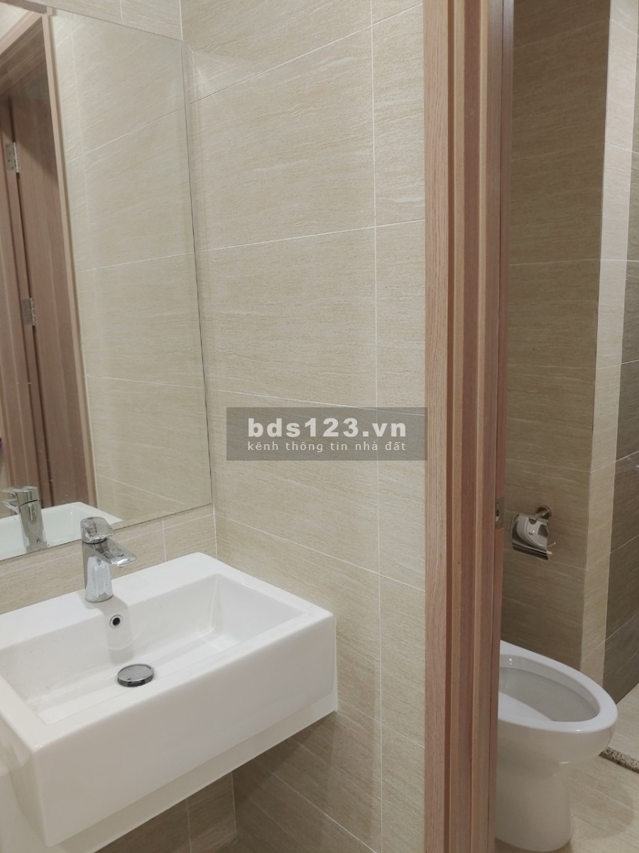 Chính chủ cho thuê gấp căn hộ 2 ngủ tòa S303 dự án Vinhomes Smart city giá 8 triệu/tháng