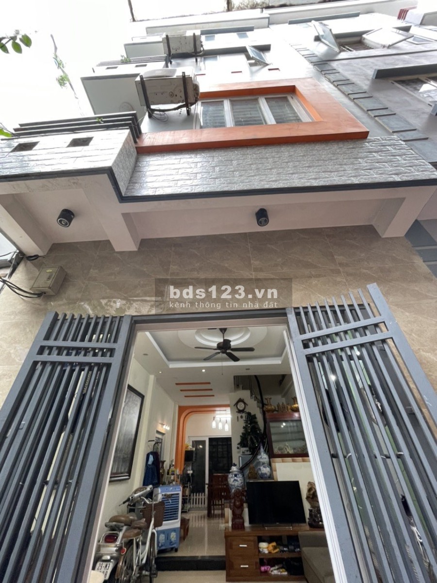 Bán nhà Phương Mai, khu dân trí tuyệt vời, diện tích sử dụng 30m2, giá bán chỉ 5.45 tỷ