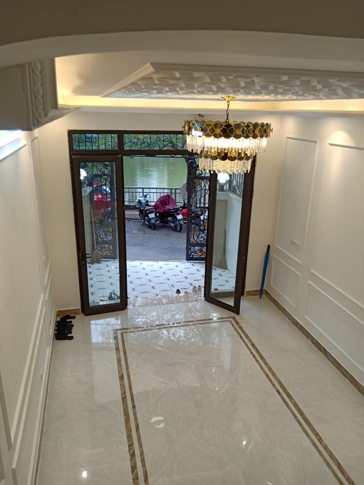 Võ Thị Sáu 55/60m đúc kiên cố 5 tầng, mặt tiền 3.7m siêu phẩm phân lô, view hồ