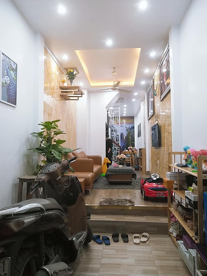 Bán gấp nhà 4 tầng đẹp nhỉnh 3 tỷ Thanh Nhàn Hai Bà Trưng 40m gần ô tô, khu dân trí cao
