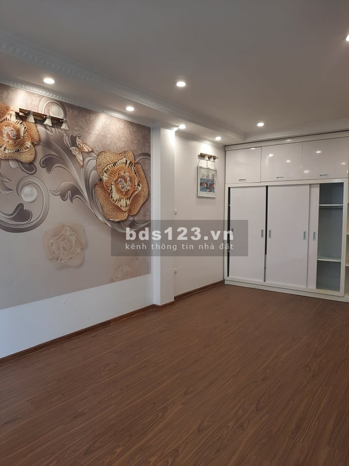 Bán nhà Trường Chinh, Đống Đa diện tìchs 46m2, 8 tầng đúc, mặt tiền 4m, ô tô vào nhà, thang máy