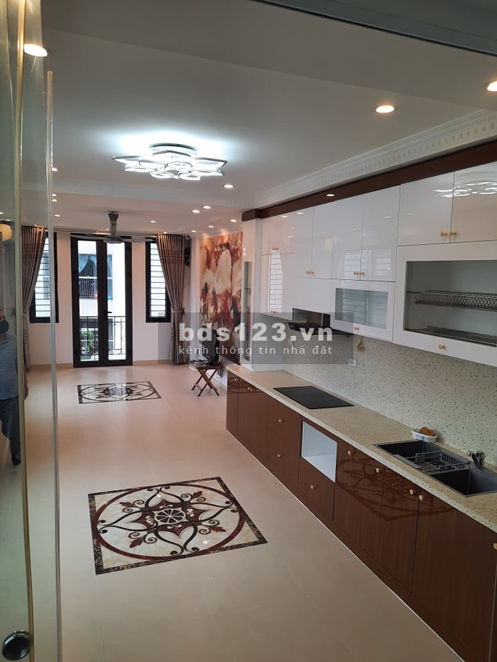 Bán nhà Trường Chinh, Đống Đa diện tìchs 46m2, 8 tầng đúc, mặt tiền 4m, ô tô vào nhà, thang máy