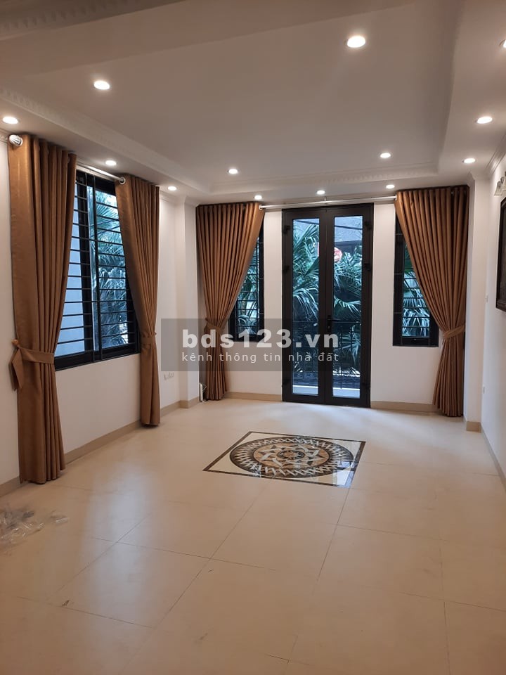 Bán nhà Trường Chinh, Đống Đa diện tìchs 46m2, 8 tầng đúc, mặt tiền 4m, ô tô vào nhà, thang máy