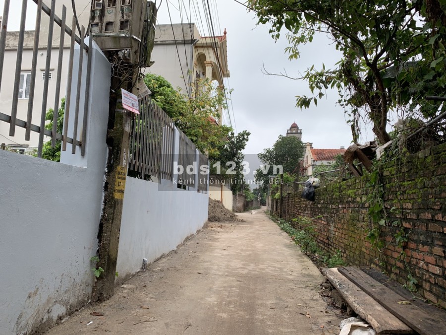 Bán gấp đất chính chủ 2 mặt tiền Nhị Khê Thường Tín, dtsd 54m2, vị trí đẹp, gần chợ
