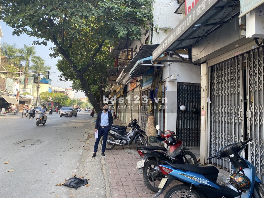 Cho thuê nhà mặt tiền Lê Duẩn, Hoàn Kiếm gí 40 triệu/tháng, có thương lượng, khu dân cư đông