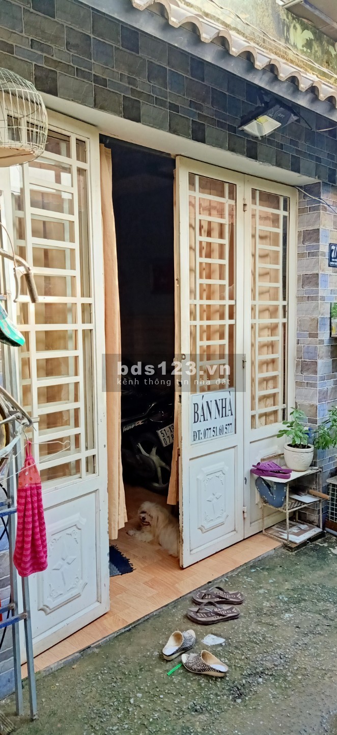 Nhà 1 trệt 1 lầu.1 pH khách, 2 pH ngủ, 2 toilet. 1,5 tỷ có thương lượng