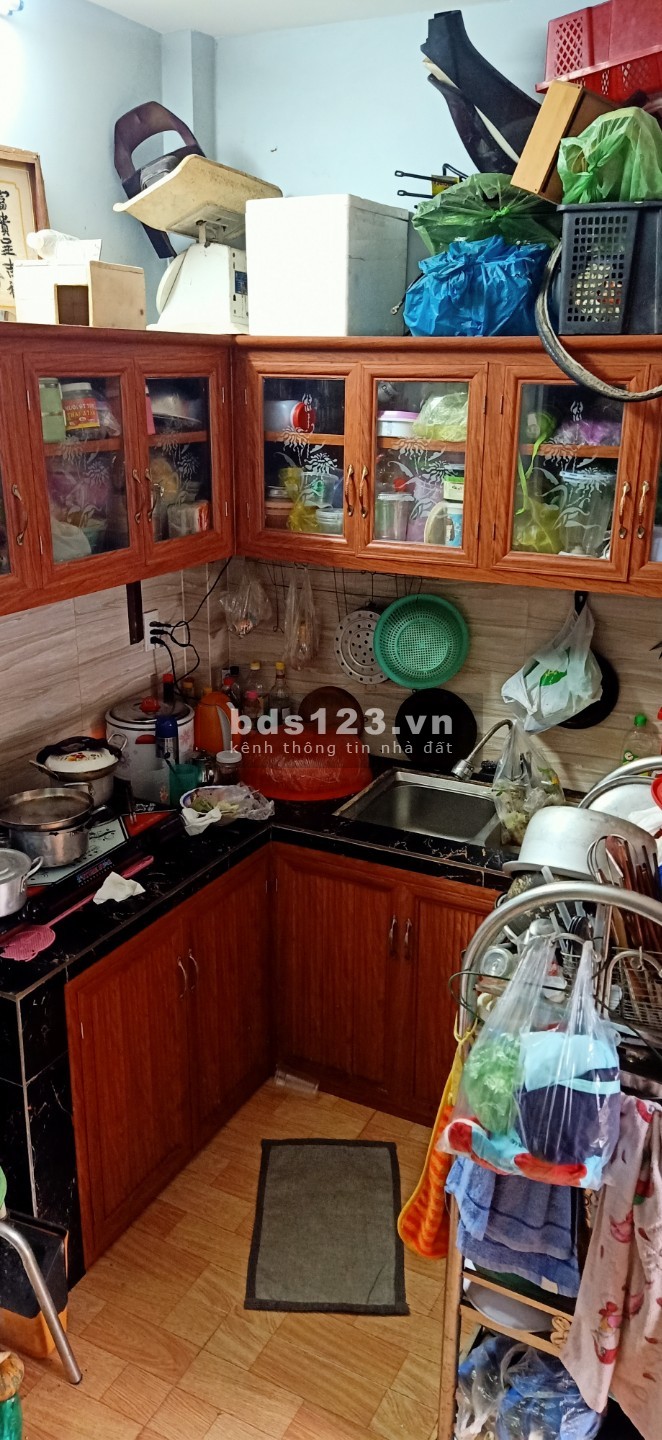 Nhà 1 trệt 1 lầu.1 pH khách, 2 pH ngủ, 2 toilet. 1,5 tỷ có thương lượng