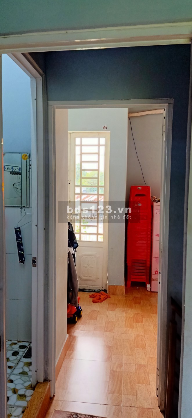 Nhà 1 trệt 1 lầu.1 pH khách, 2 pH ngủ, 2 toilet. 1,5 tỷ có thương lượng