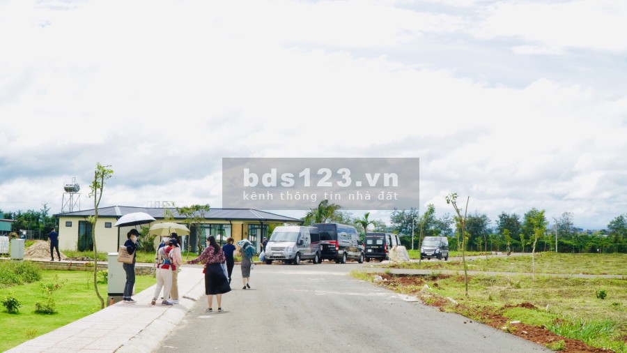 Đất nền view Cối Xay Gió Hà Lan, full thổ cư, mặt tiền Nguyễn Văn Cừ, sổ hồng riêng, giá tốt