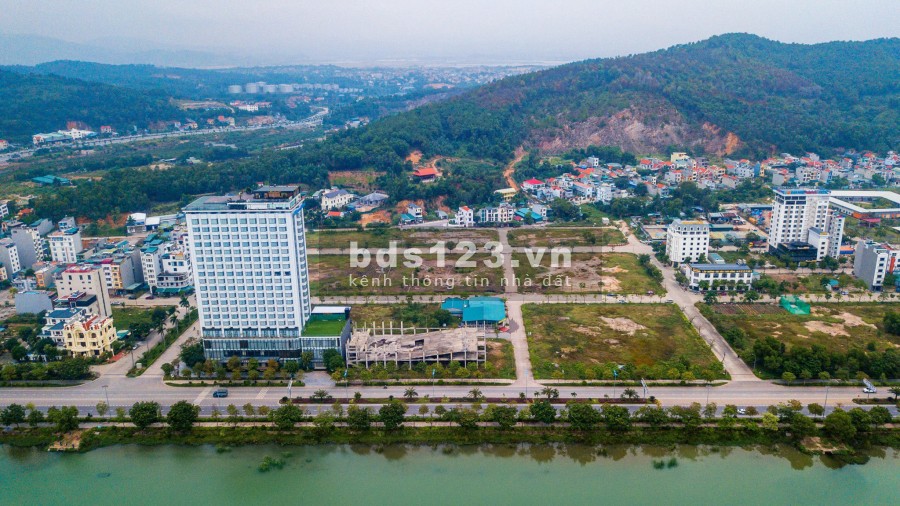 Cần bán gấp lô đất tiện xây khách sạn trung tâm Bãi Cháy, giá tốt đầu tư, liên hệ 0328890339