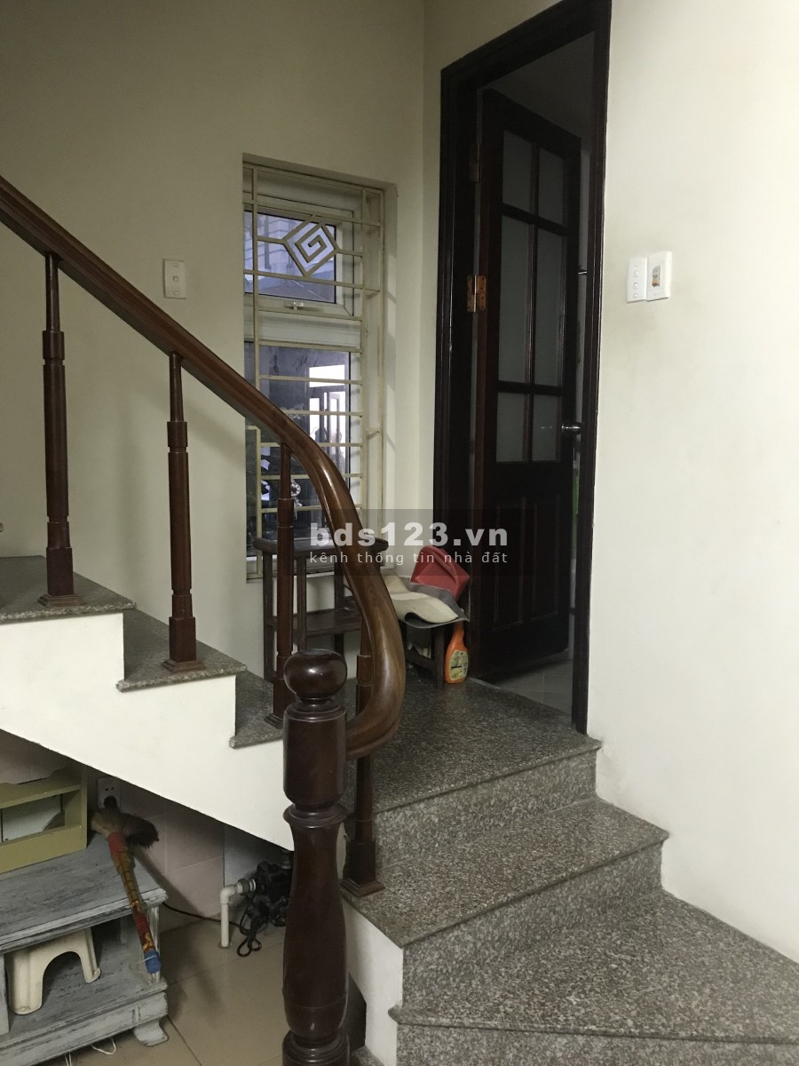 Cho thuê nhà nguyên căn chính chủ giá tốt ở Hoàng Hoa Thám còn mới, khu dân cư đông