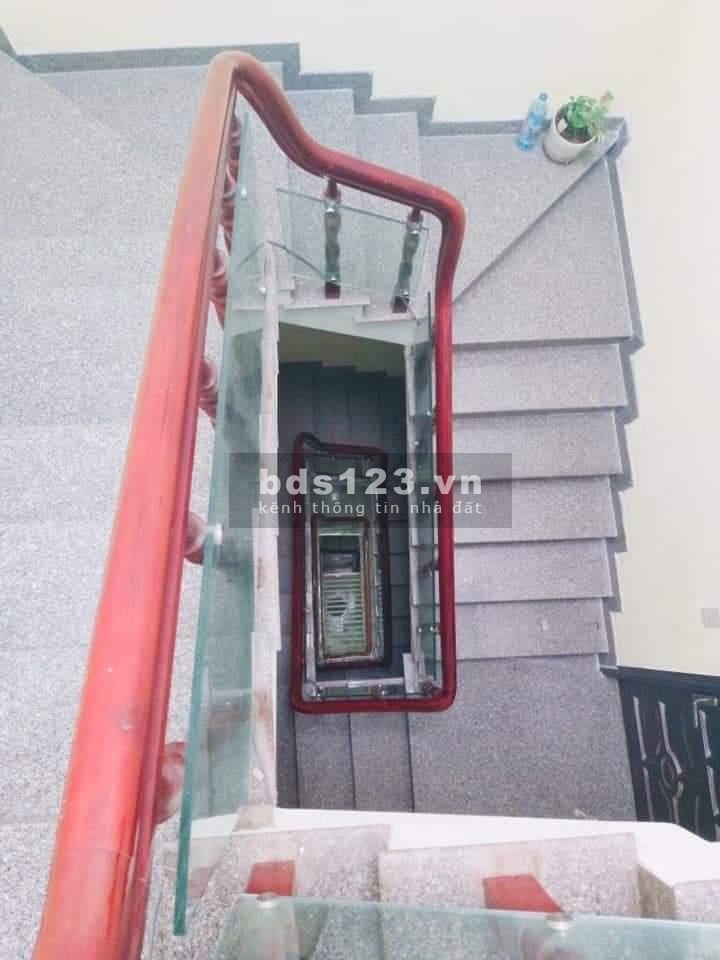 Bán gấp nhà hẻm xe tải đường 3/2 đúc 5 tầng bê tông cốt thép giảm mạnh còn 11 tỷ 600