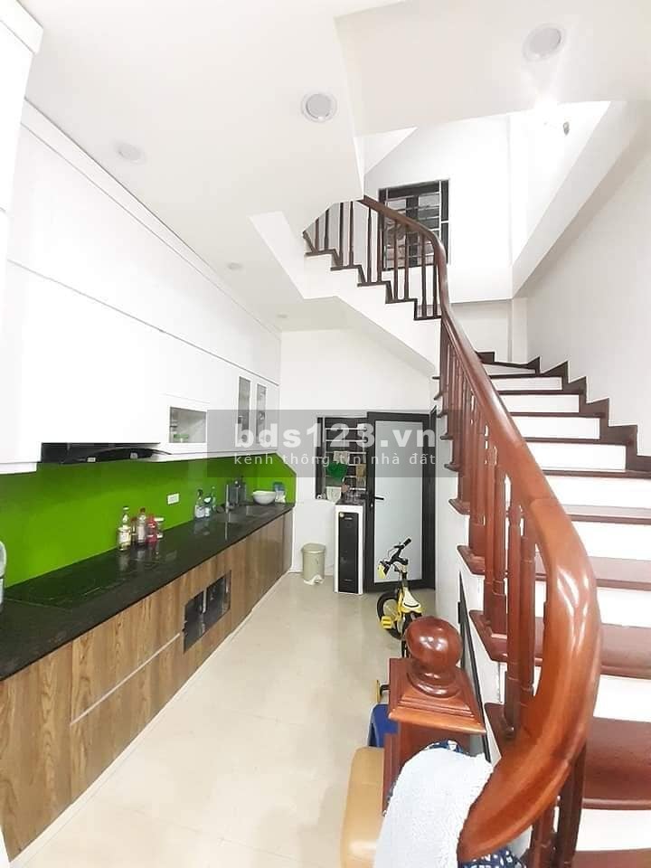 Cần bán nhà Nguyễn Công Trứ nội thất hiện đại sát phố ô tô tránh, dtsd 33m2, 4 tầng, nhỉnh 3 tỷ