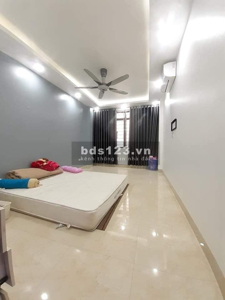 Cần bán nhà Nguyễn Công Trứ nội thất hiện đại sát phố ô tô tránh, dtsd 33m2, 4 tầng, nhỉnh 3 tỷ