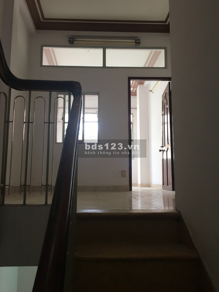 Chính chủ cho thuê nhà nguyên căn vừa ở vừa kinh doanh Quận 3, kết cấu 1 trệt, 1 lửng