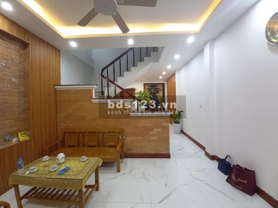 Bán nhà Tam Trinh vị trí đẹp gần trường học bệnh viện liên hệ xem nhà 0987402238