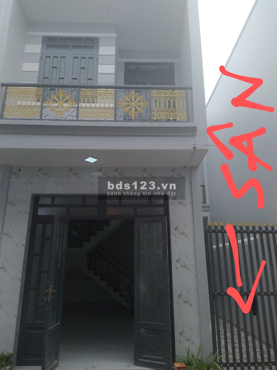 Nhà mới xây sát chợ Bình chánh, sổ hồng riêng từng căn, ngân hàng hỗ trợ 70% giá trị