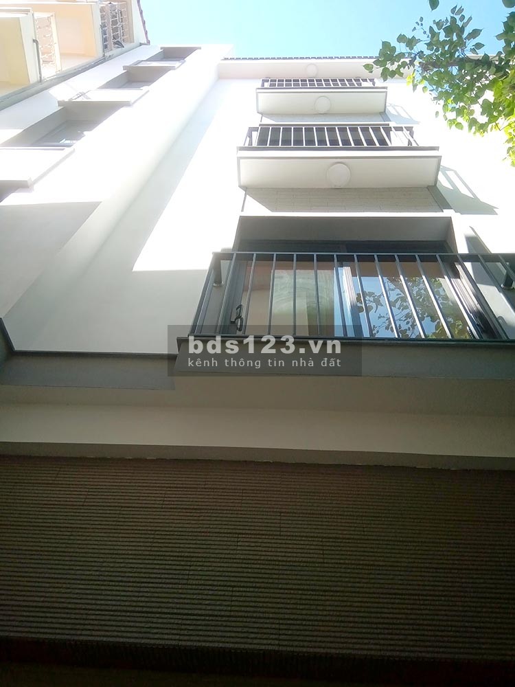 Bán nhà Đại Từ nhà mới, nội thất cực xịn, diện tích sử dụng 36m2, giá bán 5 tỷ lh 0966528234