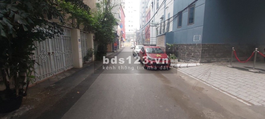 Chính chủ cần bán căn nhà ngõ 258 Võ Chí Công DT 122m2 MT6m x5 tầng