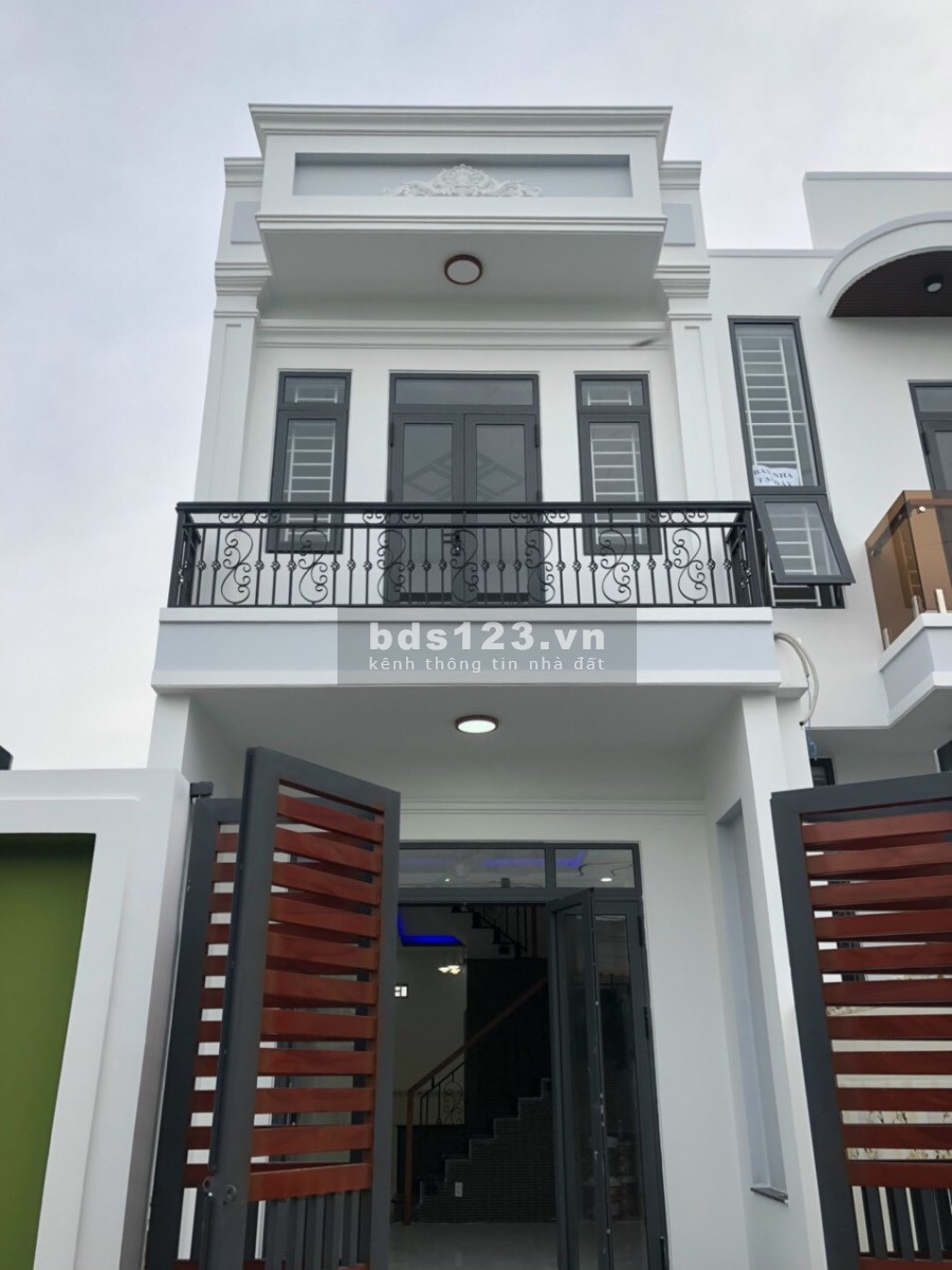 Chính chủ bán nhà 1 trệt 1 lầu mới xây 550tr.Sổ đỏ,công chứng ngay 0931.601.365
