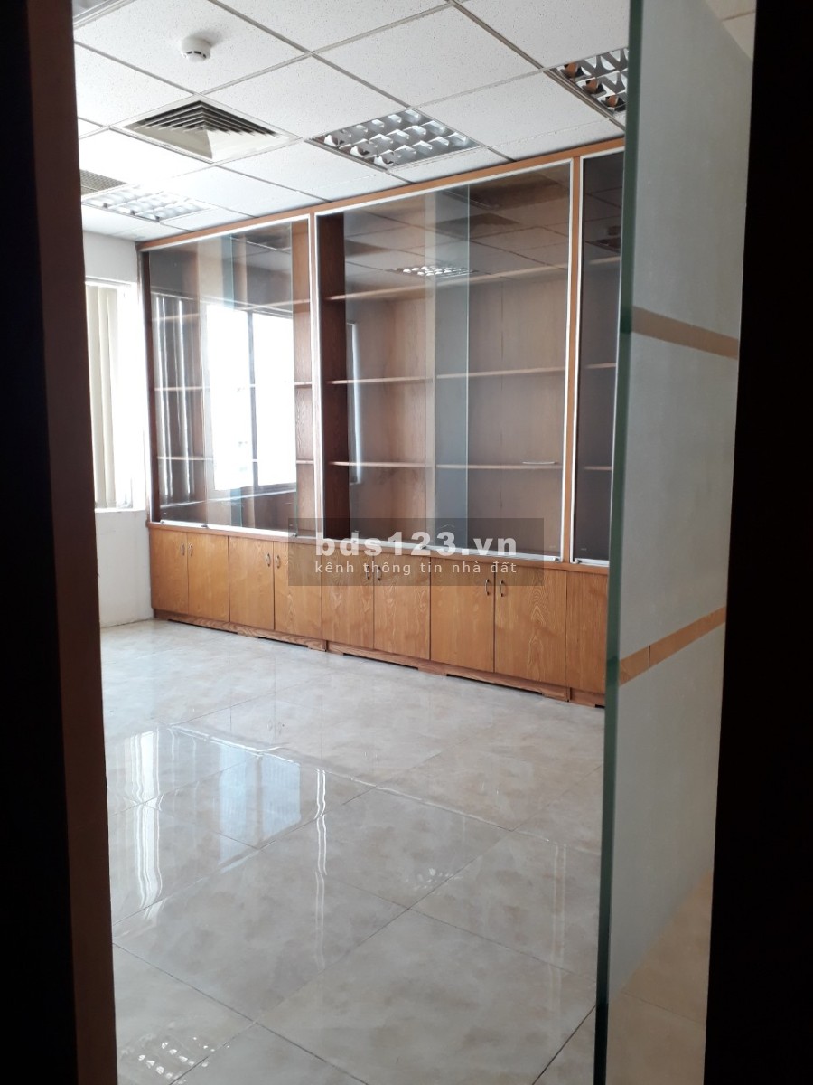 Cho thuê căn phòng tiện ích đầy đủ, diện tích sử dụng 65M2, 20M2 view đẹp, giá rẻ pháp lý đủ