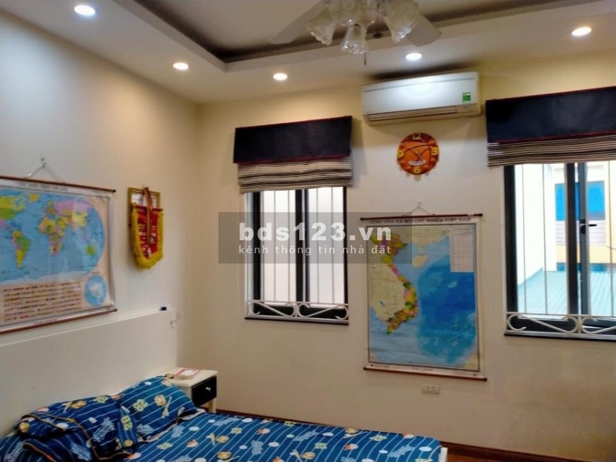 Bán nhà siêu phẩm Hoàng Hoa Thám, trung tâm Ba Đình, diện tích 46m2, 5 tầng, giá bán 3.9 tỷ