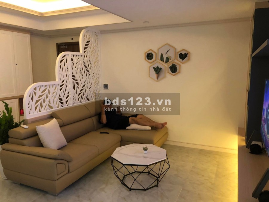 Bán căn hộ cao cấp tầng cao view đẹp full nội thất chung cư Homyland Riverside dt 85m2, 2 pn