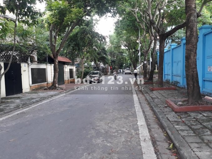Bán nhà khu đô thị Định Công, đường rộng kinh doanh tốt, giá 13 tỷ liên hệ 0966528234