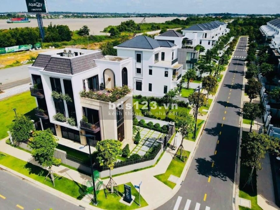 Bán Nhà Phố Đảo Phượng Hoàng - Aqua City với vốn 2.4 Tỷ pháp lý đầy đủ, tiện ích đẳng cấp