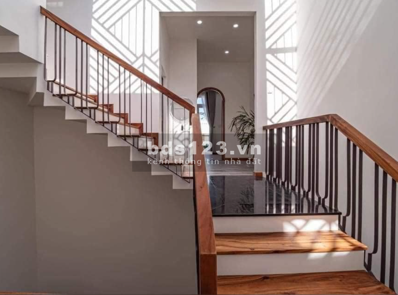Nhà đẹp Mỹ Đình bán gấp dtsd 45m2, 4 tầng, mt 5m ô tô tránh khu an sinh đỉnh, chỉ hơn 3 tỷ
