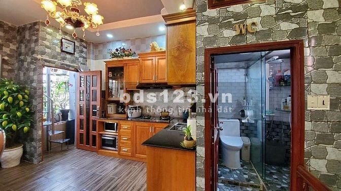 Nhà đẹp giá rẻ Quận Tân Bình giá bán 3ty45 bàn giao bao sang tên công chứng, hẻm lớn