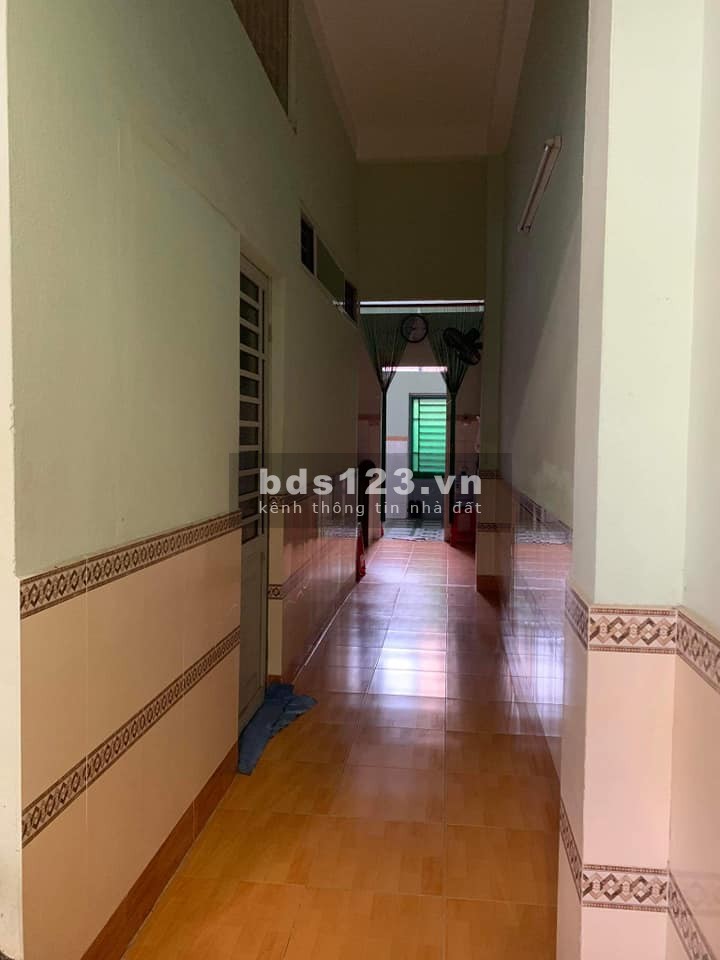Cần tiền Bán gấp nhà HXH Lũy Bán Bích Tân Phú DTSD 72m2 giá rẻ chỉ 4.4 tỷ, lh 0896721788