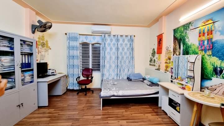 Bán nhà đường Hồ Tùng Mậu, Mai Dịch, sổ đỏ vuông đẹp, sẵn sàng giao dịch khu an ninh
