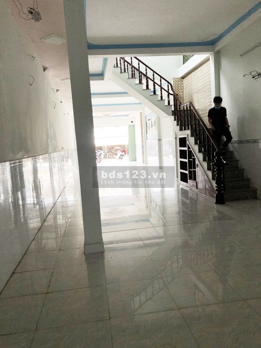 Cần cho thuê nhà 1 trệt 1 lầu, ngay chợ khu dân cư Thuận Giao giá bán 12 triệu/tháng