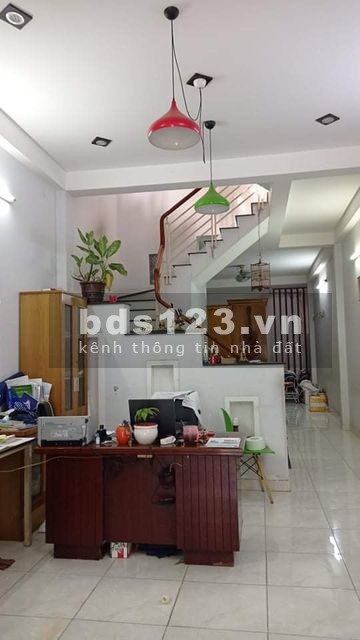 Bán nhà Lạc Long Quân, Quận Tân Bình khu dân cư sầm uất, xe qua lại nhiều, giá bán 6.8 tỷ
