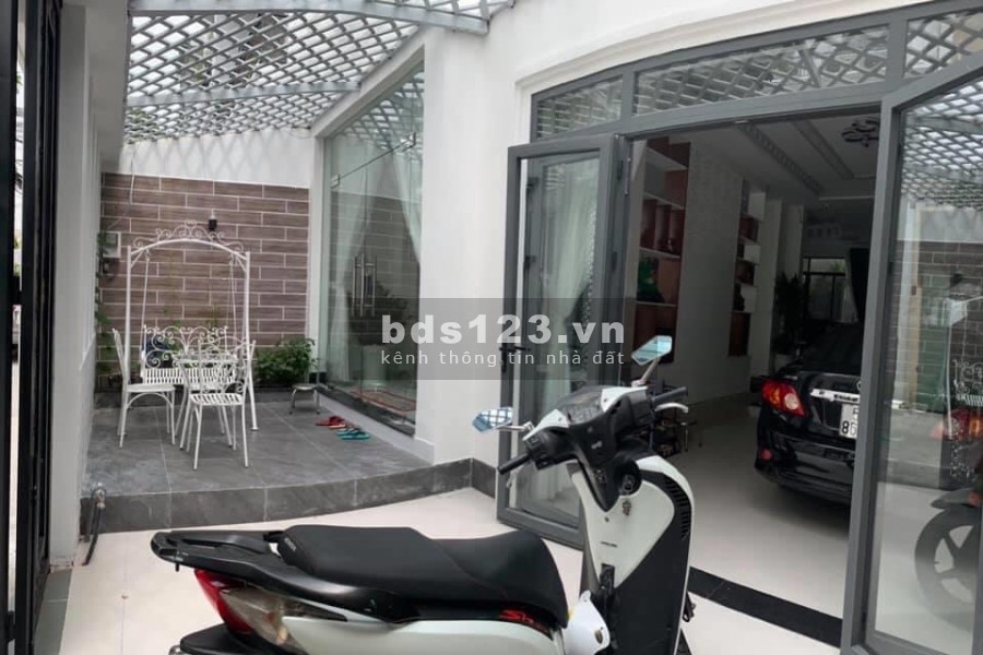 Biệt thự cao cấp mặt tiền đường số Quận 7- 3 lầu, 5PN, diện tích sử dụng 7x15m pháp lý đủ