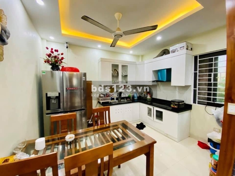 Hiếm bán Nguyễn Ngọc Vũ diện tích sử dụng 40m2 4 tầng, ô tô gần phố, giá nhỉnh 3 tỷ