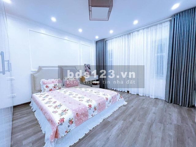 Bán Nhà Nguyễn Chí Thanh, diện tích 44m2 nguyên căn 5 tầng, ngõ ô tô, mới đẹp, giá nhỉnh 3 Tỷ