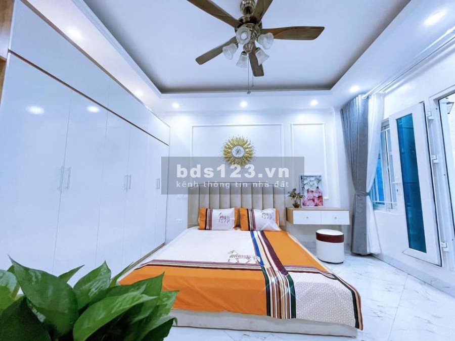 Bán Nhà Nguyễn Chí Thanh, diện tích 44m2 nguyên căn 5 tầng, ngõ ô tô, mới đẹp, giá nhỉnh 3 Tỷ