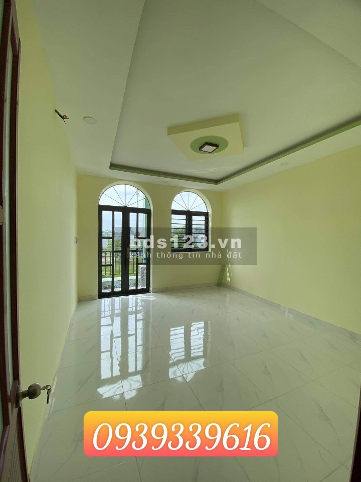 Chính chủ cần bán gấp căn sổ hồng riêng ngân hàng hỗ trợ vay, khu dân cư đông, tiện kinh doanh