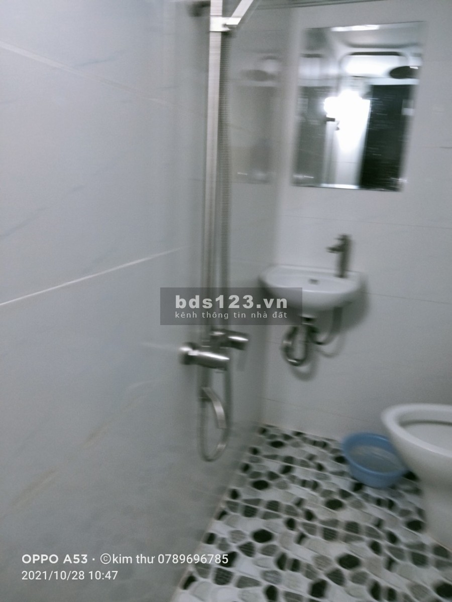 Cho thuê nhà nguyên căn 2pn Lê Văn Quới vào liên hệ 0915718879, giá 6 triệu/tháng