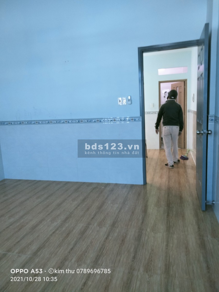 Cho thuê nhà nguyên căn 2pn Lê Văn Quới vào liên hệ 0915718879, giá 6 triệu/tháng